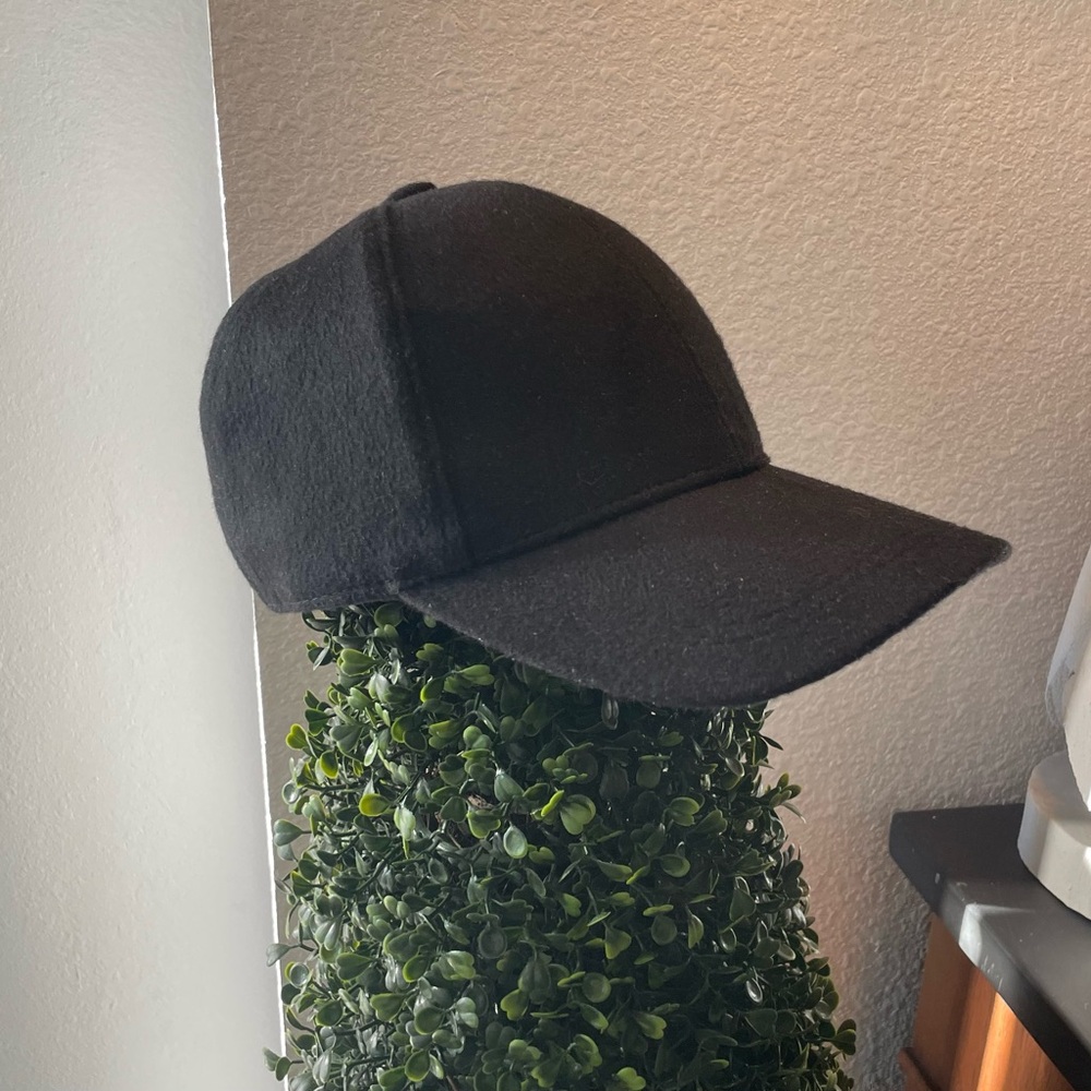 Vince women’s Black cashmere Baseball Cap hat small/medium adjustable